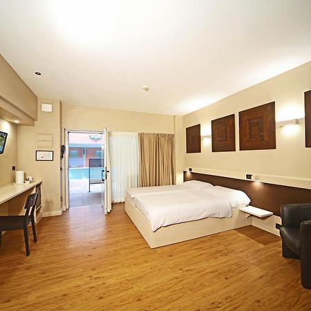 Hotel La Pauel Сирмионе Экстерьер фото