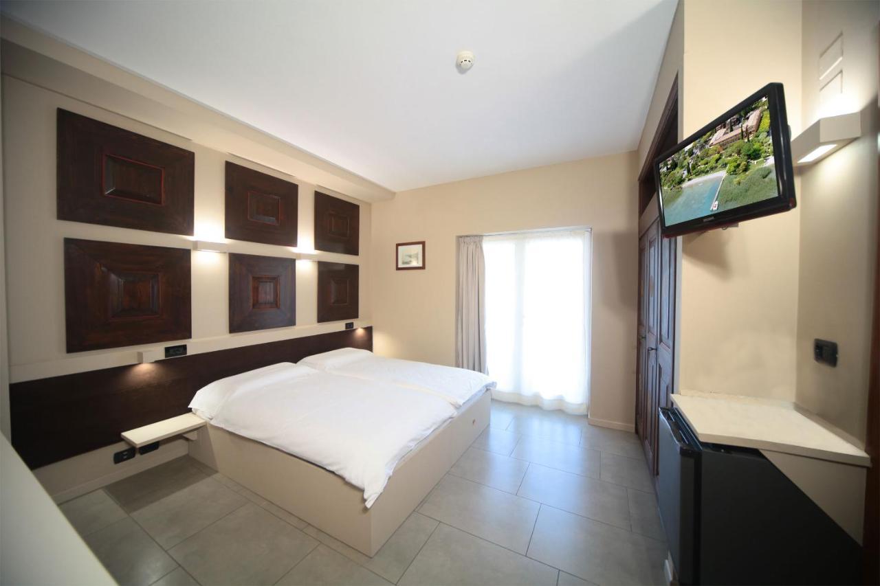 Hotel La Pauel Сирмионе Экстерьер фото