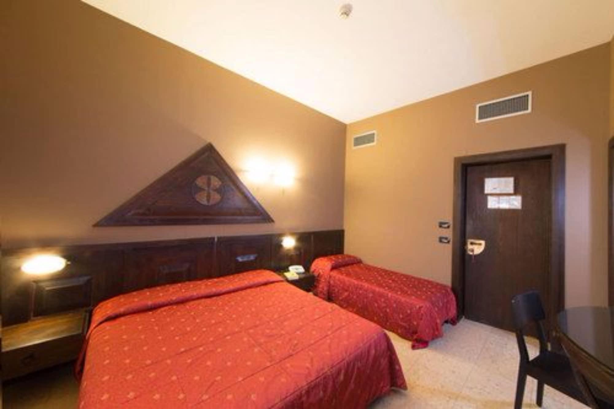 Hotel La Pauel Сирмионе Экстерьер фото