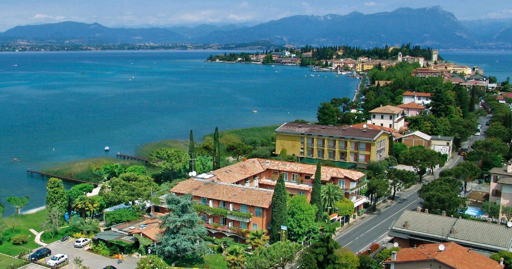 Hotel La Pauel Сирмионе Экстерьер фото