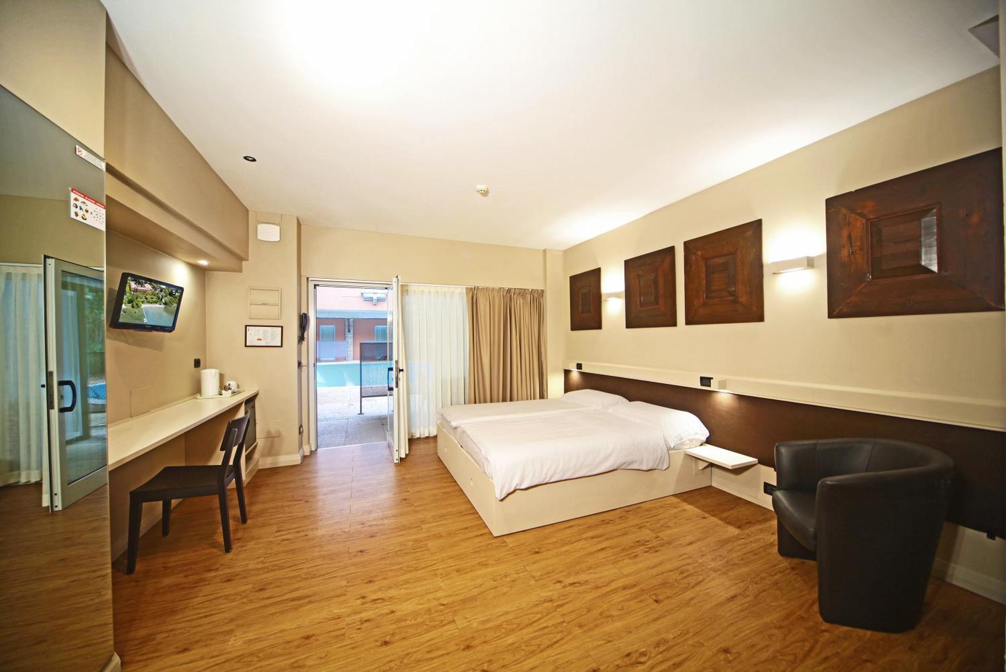Hotel La Pauel Сирмионе Экстерьер фото