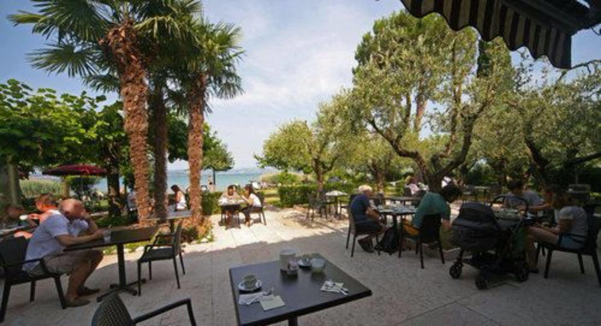 Hotel La Pauel Сирмионе Экстерьер фото